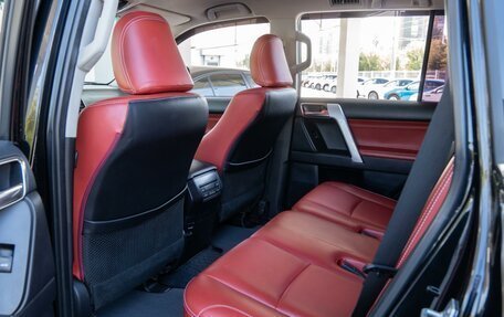 Toyota Land Cruiser Prado 150 рестайлинг 2, 2018 год, 4 369 000 рублей, 11 фотография