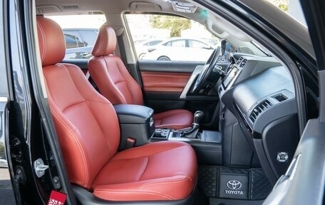 Toyota Land Cruiser Prado 150 рестайлинг 2, 2018 год, 4 369 000 рублей, 8 фотография