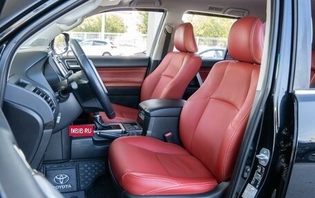 Toyota Land Cruiser Prado 150 рестайлинг 2, 2018 год, 4 369 000 рублей, 10 фотография