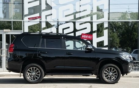Toyota Land Cruiser Prado 150 рестайлинг 2, 2018 год, 4 369 000 рублей, 5 фотография