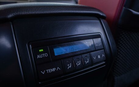 Toyota Land Cruiser Prado 150 рестайлинг 2, 2018 год, 4 369 000 рублей, 18 фотография