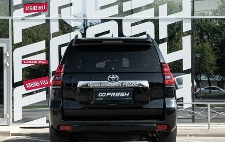 Toyota Land Cruiser Prado 150 рестайлинг 2, 2018 год, 4 369 000 рублей, 4 фотография