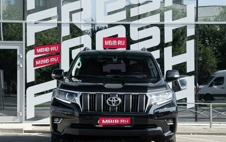 Toyota Land Cruiser Prado 150 рестайлинг 2, 2018 год, 4 369 000 рублей, 3 фотография