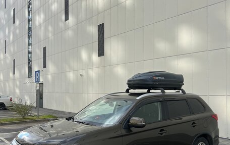 Mitsubishi Outlander III рестайлинг 3, 2018 год, 1 585 000 рублей, 2 фотография
