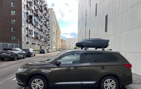 Mitsubishi Outlander III рестайлинг 3, 2018 год, 1 585 000 рублей, 3 фотография