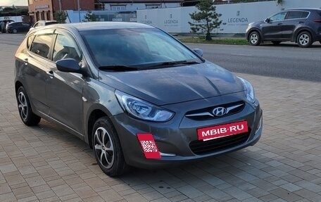 Hyundai Solaris II рестайлинг, 2011 год, 620 000 рублей, 2 фотография