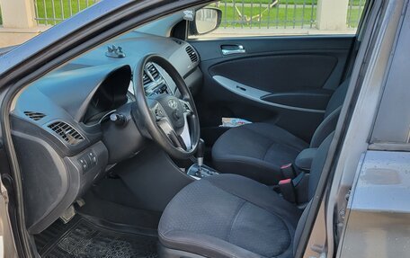 Hyundai Solaris II рестайлинг, 2011 год, 620 000 рублей, 5 фотография