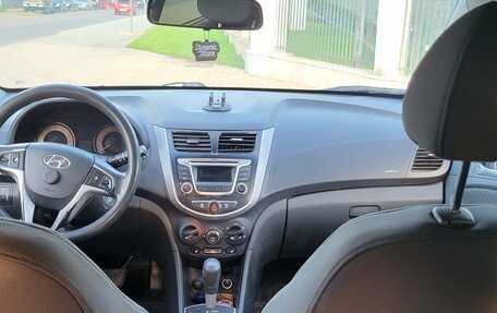Hyundai Solaris II рестайлинг, 2011 год, 620 000 рублей, 9 фотография