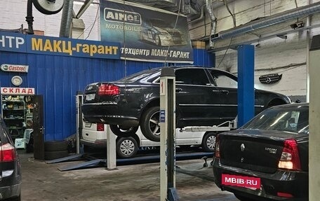 Audi A8, 2004 год, 800 000 рублей, 16 фотография