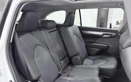 Toyota Highlander, 2026 год, 5 500 000 рублей, 24 фотография