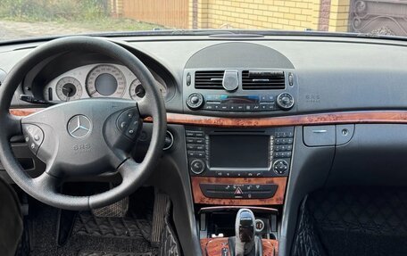 Mercedes-Benz E-Класс, 2005 год, 990 000 рублей, 3 фотография