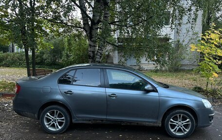 Volkswagen Jetta VI, 2010 год, 400 000 рублей, 3 фотография