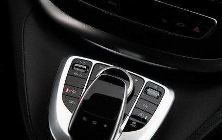 Mercedes-Benz V-Класс, 2016 год, 3 998 000 рублей, 21 фотография