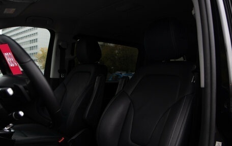 Mercedes-Benz V-Класс, 2016 год, 3 998 000 рублей, 17 фотография