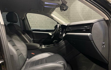 Volkswagen Touareg III, 2019 год, 3 350 000 рублей, 10 фотография