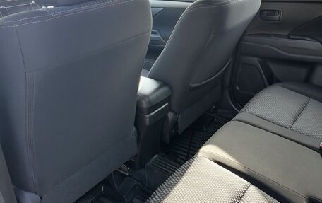Mitsubishi Outlander III рестайлинг 3, 2017 год, 2 100 000 рублей, 4 фотография