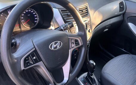 Hyundai Solaris II рестайлинг, 2015 год, 1 050 000 рублей, 13 фотография