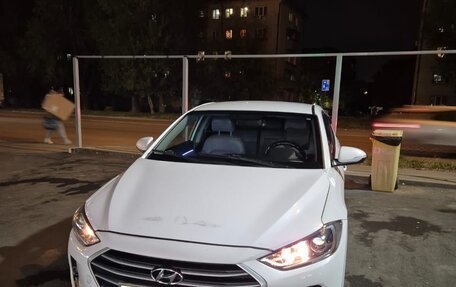 Hyundai Elantra VI рестайлинг, 2016 год, 800 000 рублей, 5 фотография