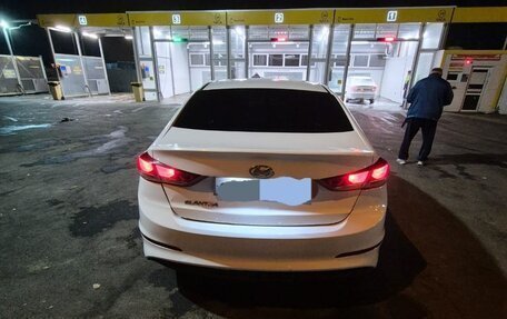 Hyundai Elantra VI рестайлинг, 2016 год, 800 000 рублей, 3 фотография
