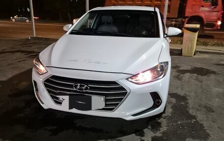 Hyundai Elantra VI рестайлинг, 2016 год, 800 000 рублей, 4 фотография