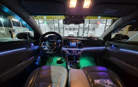 Hyundai Elantra VI рестайлинг, 2016 год, 800 000 рублей, 10 фотография