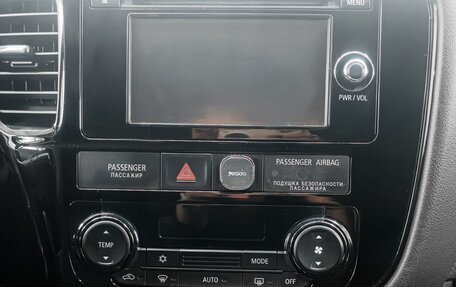 Mitsubishi Outlander III рестайлинг 3, 2013 год, 1 389 900 рублей, 16 фотография
