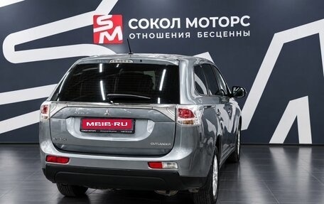 Mitsubishi Outlander III рестайлинг 3, 2013 год, 1 389 900 рублей, 6 фотография