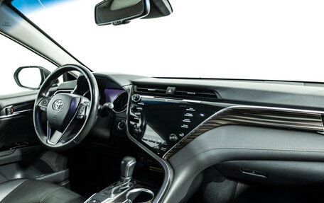 Toyota Camry, 2018 год, 2 899 000 рублей, 9 фотография