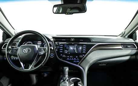 Toyota Camry, 2018 год, 2 899 000 рублей, 16 фотография