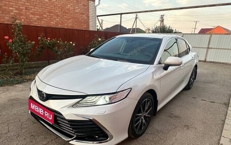 Toyota Camry, 2021 год, 3 200 000 рублей, 1 фотография