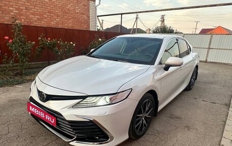 Toyota Camry, 2021 год, 3 200 000 рублей, 10 фотография