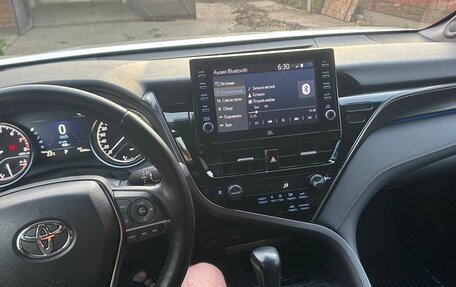 Toyota Camry, 2021 год, 3 200 000 рублей, 14 фотография