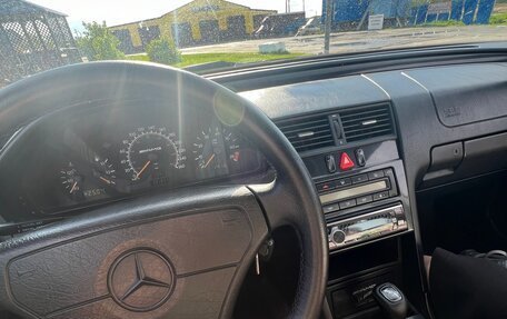 Mercedes-Benz C-Класс, 1995 год, 1 100 000 рублей, 13 фотография