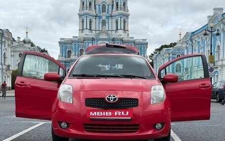 Toyota Yaris III рестайлинг, 2007 год, 480 000 рублей, 2 фотография