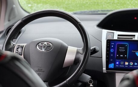 Toyota Yaris III рестайлинг, 2007 год, 480 000 рублей, 5 фотография