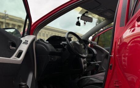 Toyota Yaris III рестайлинг, 2007 год, 480 000 рублей, 17 фотография