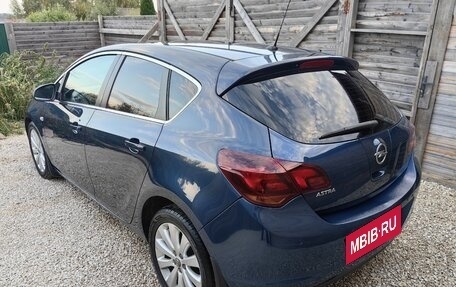Opel Astra J, 2011 год, 659 000 рублей, 6 фотография