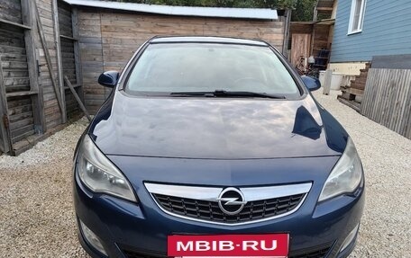 Opel Astra J, 2011 год, 659 000 рублей, 2 фотография