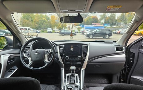Mitsubishi Pajero Sport III рестайлинг, 2019 год, 3 000 000 рублей, 9 фотография
