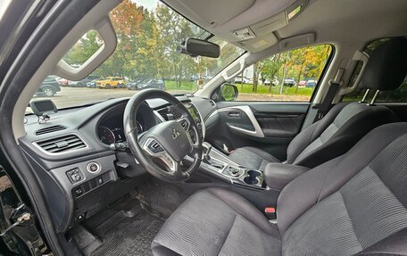 Mitsubishi Pajero Sport III рестайлинг, 2019 год, 3 000 000 рублей, 10 фотография