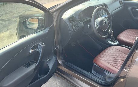 Volkswagen Polo VI (EU Market), 2015 год, 425 000 рублей, 5 фотография