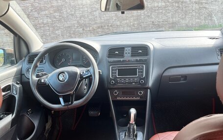 Volkswagen Polo VI (EU Market), 2015 год, 425 000 рублей, 10 фотография