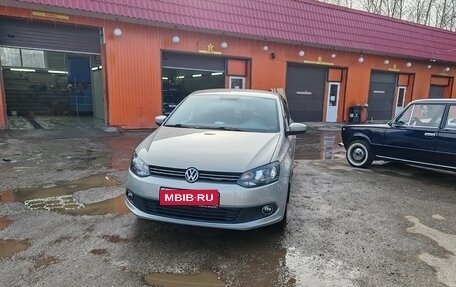 Volkswagen Polo VI (EU Market), 2013 год, 750 000 рублей, 1 фотография