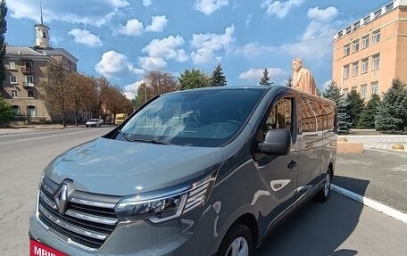 Renault Trafic, 2022 год, 3 950 000 рублей, 2 фотография