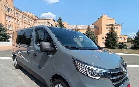 Renault Trafic, 2022 год, 3 950 000 рублей, 3 фотография