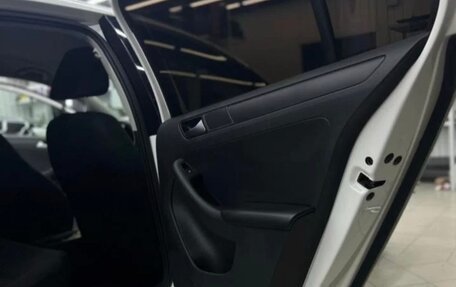 Volkswagen Jetta VI, 2014 год, 999 000 рублей, 2 фотография