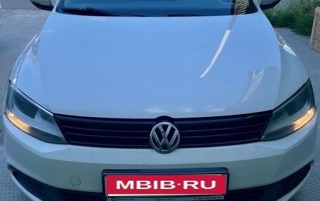 Volkswagen Jetta VI, 2014 год, 999 000 рублей, 10 фотография