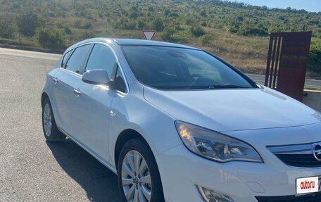 Opel Astra J, 2011 год, 649 000 рублей, 2 фотография