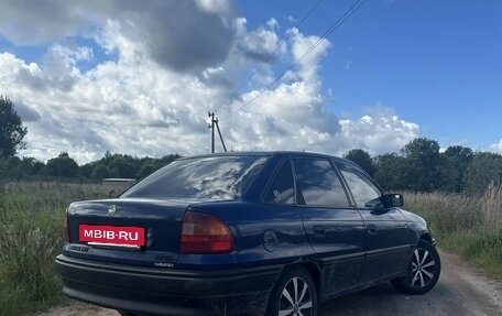 Opel Astra F, 1993 год, 150 000 рублей, 4 фотография