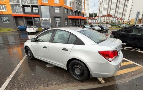 Chevrolet Cruze II, 2010 год, 680 000 рублей, 4 фотография